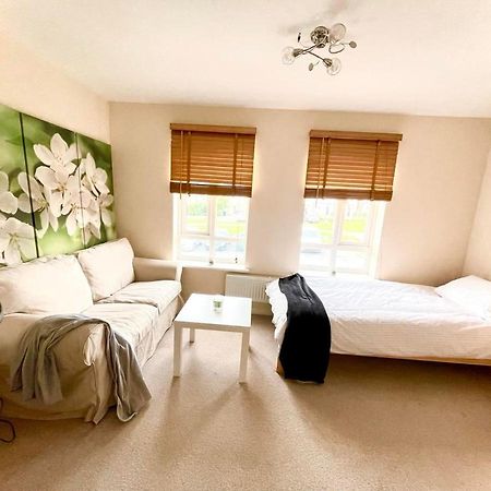 Lakeside Stylish 3 Bedroom House Grays Екстер'єр фото