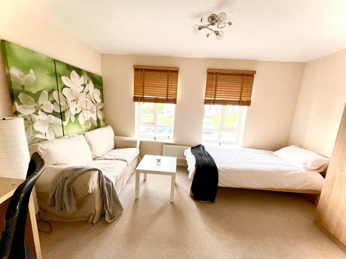 Lakeside Stylish 3 Bedroom House Grays Екстер'єр фото