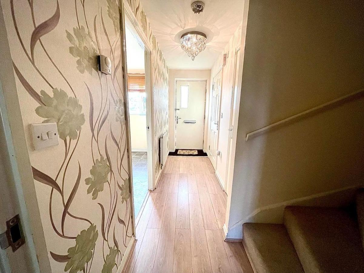 Lakeside Stylish 3 Bedroom House Grays Екстер'єр фото